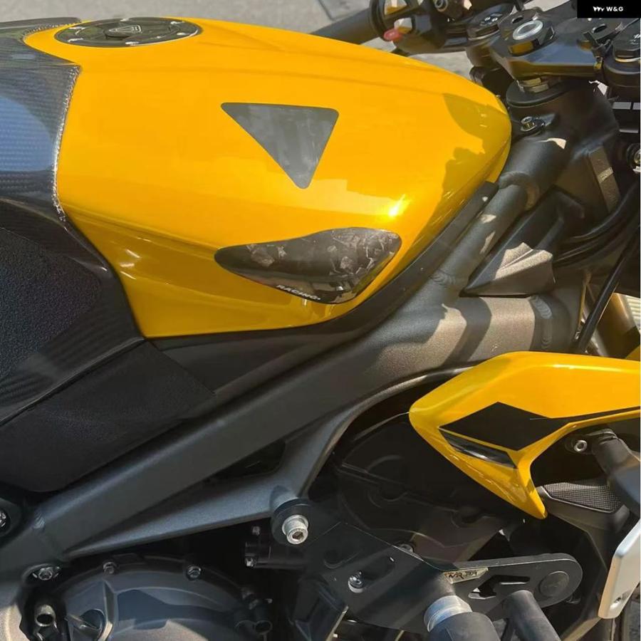 カーボン　タンクプロテクター　トライアンフ　ストリートトリプル 並行輸入品オートバイ バイク タンクカーボン カバー トライアンフ