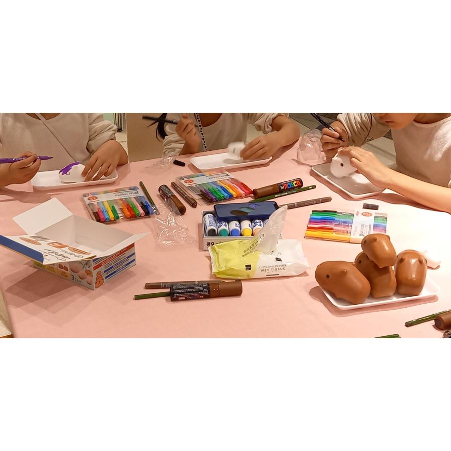 「りったいぬりぬり カピバラさん」真っ白なカピバラさんに色ぬりして 世界に1つ 自分だけのカピバラさんを作ろう！ |  | 06