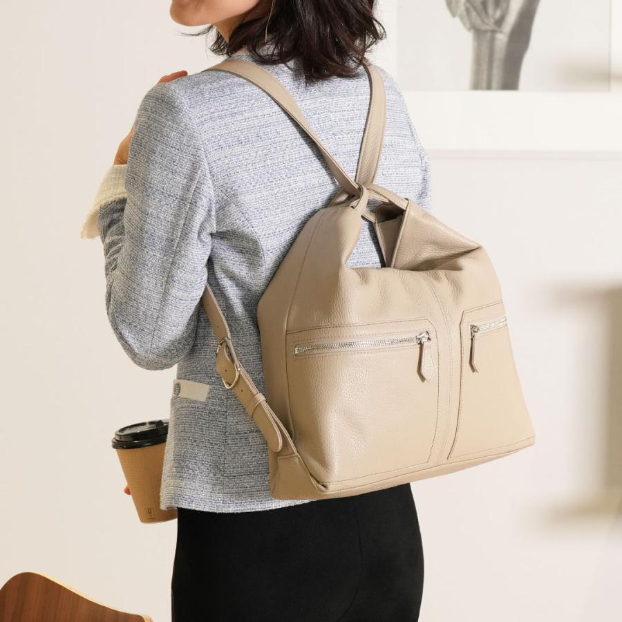 値下げ品 未使用 傳濱野 リュックショルダー レベッカ 市価58300 バッグ 傳濱野 【傳濱野】すっと持ち手を引っ張るだけ。早着替え