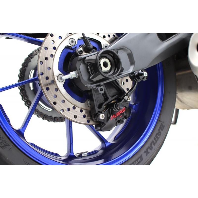 リアキャリパーサポート ブラック (2POT 84mmピッチ＆STD径) ACTIVE（アクティブ） YZF-R7（22年）_1