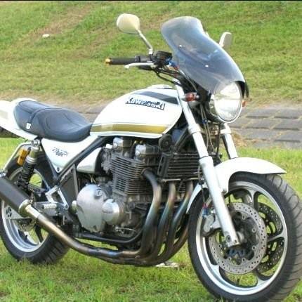 シックデザイン　CHIC DFSIGN　ガイラシールド　スクリーン ウインドシールド 風防　CB1300SF CB1100 CB750 ゼファー　メグロ　W800 W600 ガイラシールド クリア CHIC DESIGN（シックデザイン） ゼファー1100