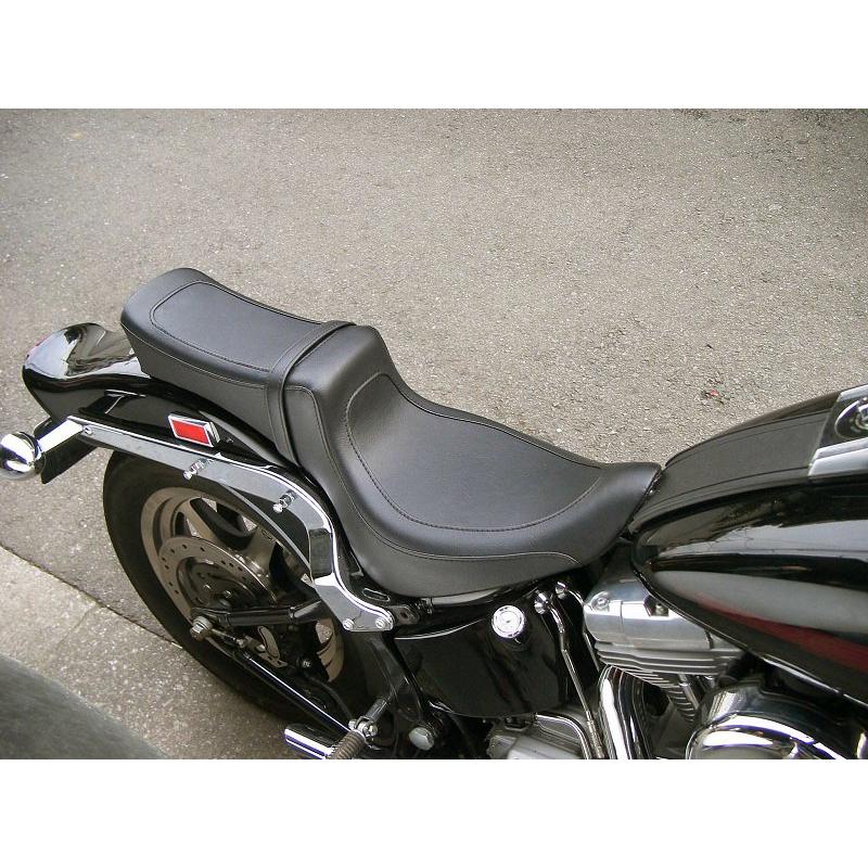 ハーレー ソフトテイル シート キング&クイーン？メーカー不明 ハーレー ソフトテイル シート キング&クイーン？メーカー不明