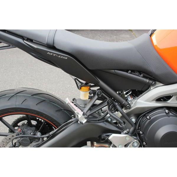 MT-09（14年〜） リアブレーキ用 マスターシリンダーキャップ レッド