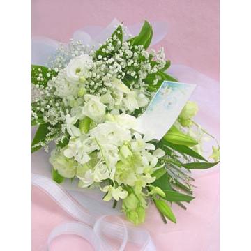 季節の蘭入り 洋風花材のお供え花束 ホワイト ロングタイプの花束|hana-mizuki|03