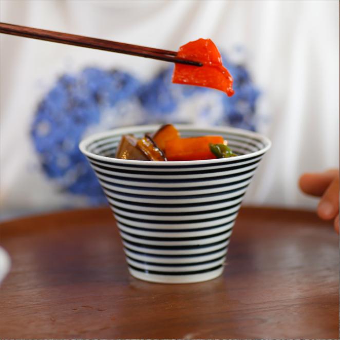 手描き藍駒筋 入れ子カップ 10cm 波佐見焼 // 和食器 食器 入れ子碗