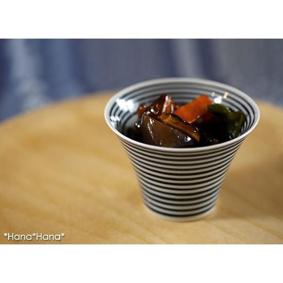 手描き藍駒筋 入れ子カップ 10cm 波佐見焼 // 和食器 食器 入れ子碗
