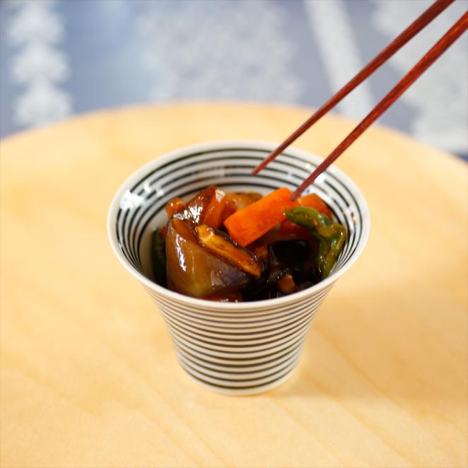 手描き藍駒筋 入れ子カップ 10cm 波佐見焼 // 和食器 食器 入れ子碗