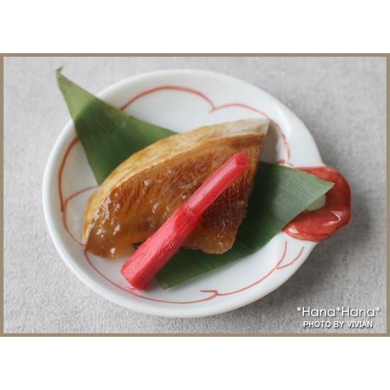 花紋 (赤絵) 椿 薬味 小皿 豆皿 11cm 波佐見焼 // 和食器 食器 薬味皿