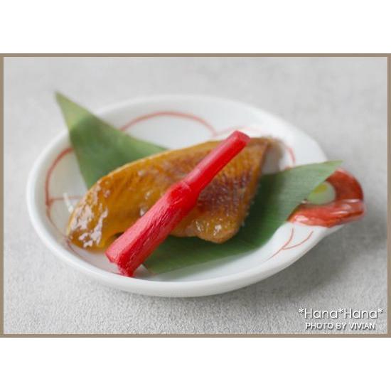 花紋 (赤絵) 椿 薬味 小皿 豆皿 11cm 波佐見焼 // 和食器 食器 薬味皿