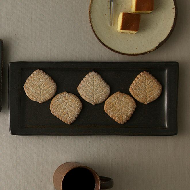 カネコ小兵★焼物皿シロン大2枚小2枚　4枚セット 食器 和食器 皿 長角皿 焼物皿 カネコ小兵 土物風マット 長角ロール