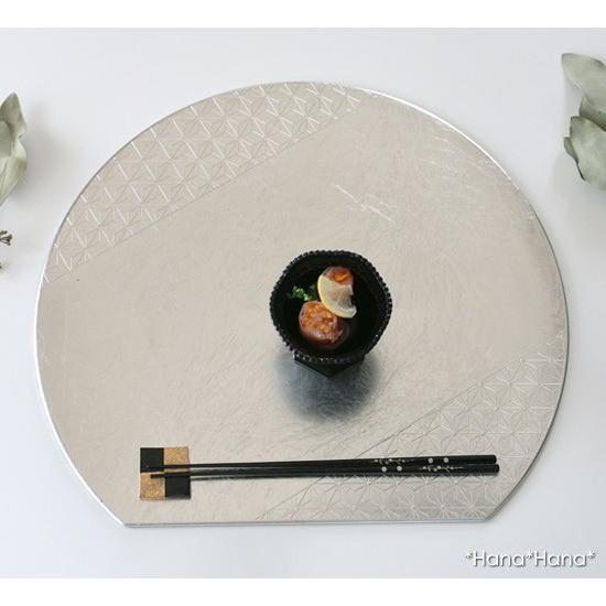 半月フラットプレイスマット S 折敷 35.6cm 麻の葉 (シルバー地洋銀箔