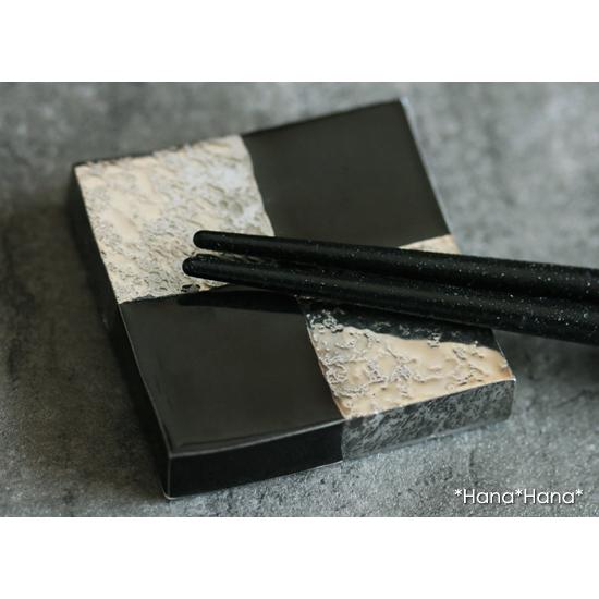 黒銀市松 正角箸置き (大) 4cm プラチナ 有田焼 // 和食器 はしおき