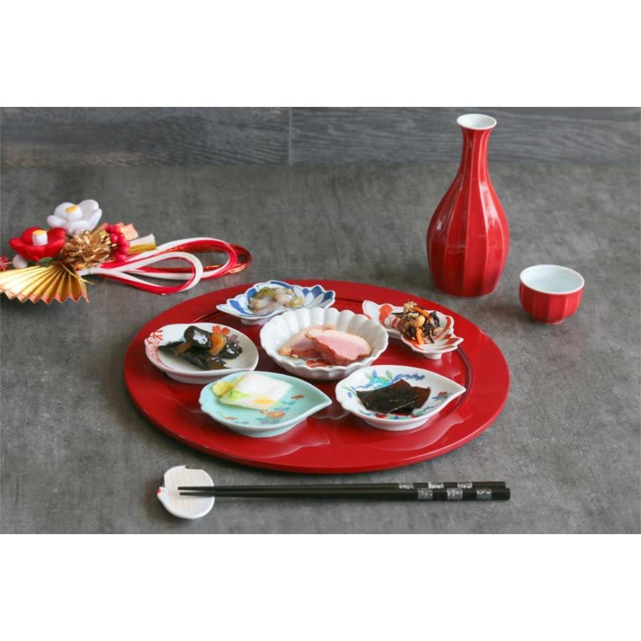 青磁 菊花紋 桃型 豆皿 10cm 有田焼 // レトロ 和食器 食器 小皿