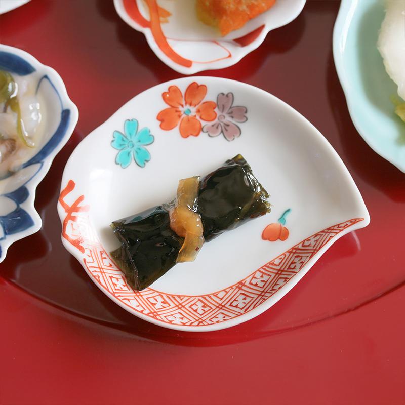 赤絵 桜紋 桃型 豆皿 10cm 有田焼 // レトロ 和食器 食器 小皿