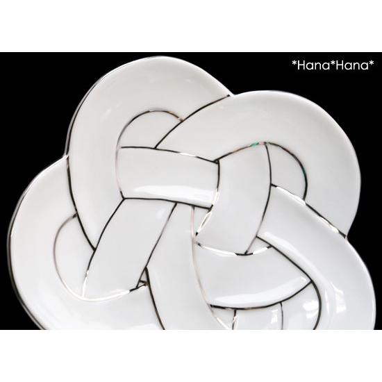 【新品】有田焼田清窯　太白プラチナ線梅結び銘々皿　縁起物 新品】有田焼田清窯 太白プラチナ線梅結び銘々皿 縁起物