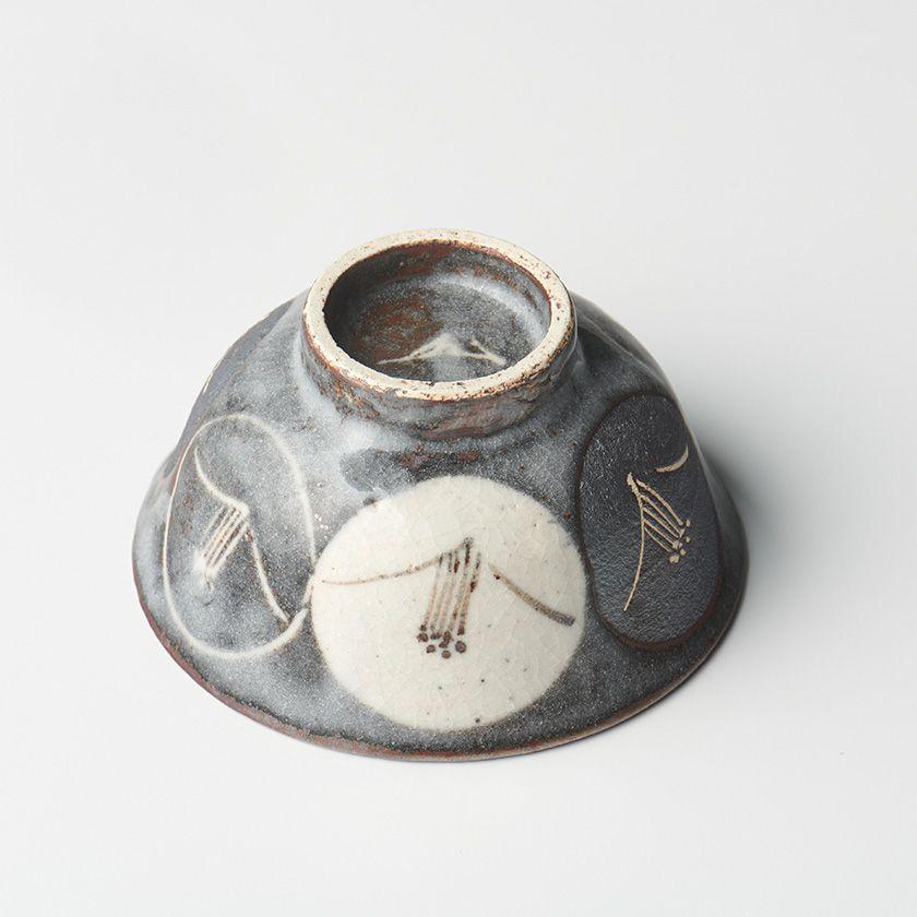 蔵珍窯（ぞうほうがま） 鼠志野椿 茶碗（中）(お取り寄せ品)// 美濃焼