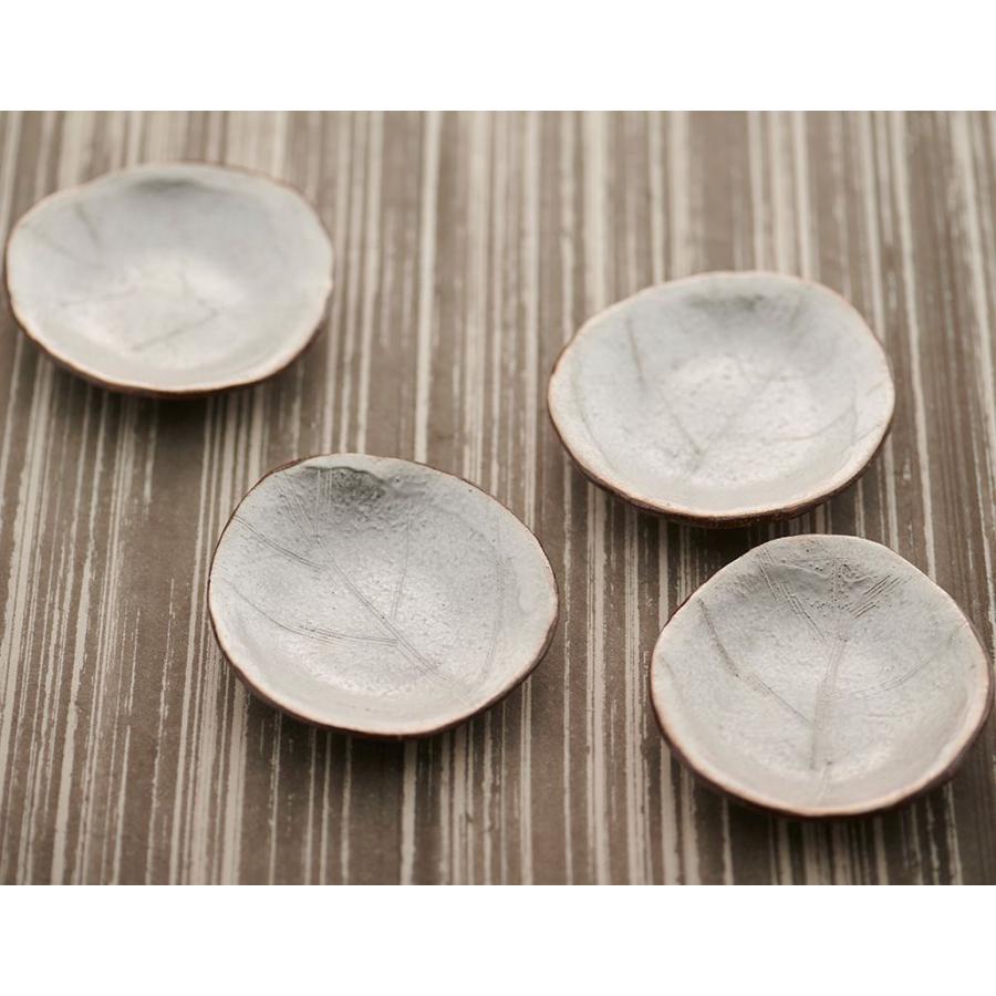蔵珍窯（ぞうほうがま） 銀彩木の葉 豆皿 8cm (お取り寄せ品)// 美濃焼