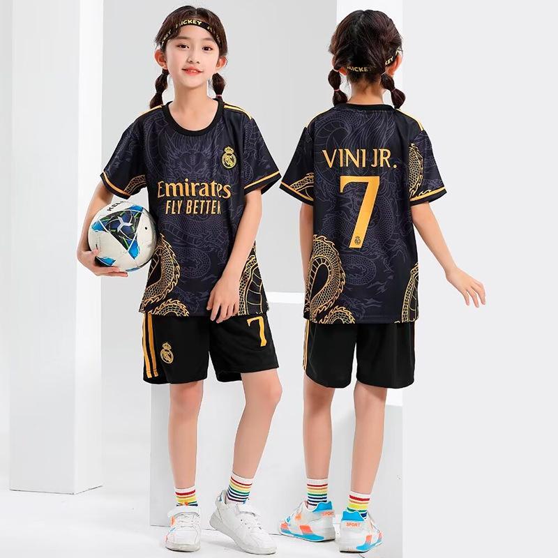 2526スタイル更新 キッズ 子供用 サッカー ウェア 上下着 セットアップ ユニフォーム スポーツウェア サッカーウェア ジュニア トレーニング |  | 31