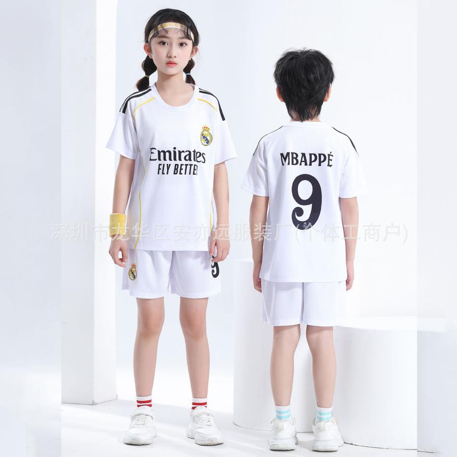 2526スタイル更新 キッズ 子供用 サッカー ウェア 上下着 セットアップ ユニフォーム スポーツウェア サッカーウェア ジュニア トレーニング |  | 27