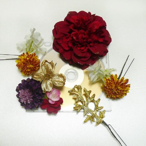 髪飾り 花 成人式 着物 ラメダリアrと花水木 菊 梅 他 赤 金 ピンク 紫 黄 白　振袖 結婚式 卒業式 袴 |  | 02
