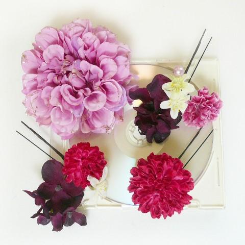 花 髪飾り ラメダリアroと菊小花 ピンク 結婚式 振袖 成人式 卒業式 袴 浴衣 |  | 01