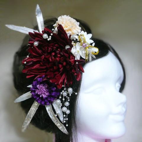 花 髪飾り 大輪の菊と小花葉付 赤  結婚式 成人式 卒業式 振袖 袴 浴衣 簪 マム |  | 02