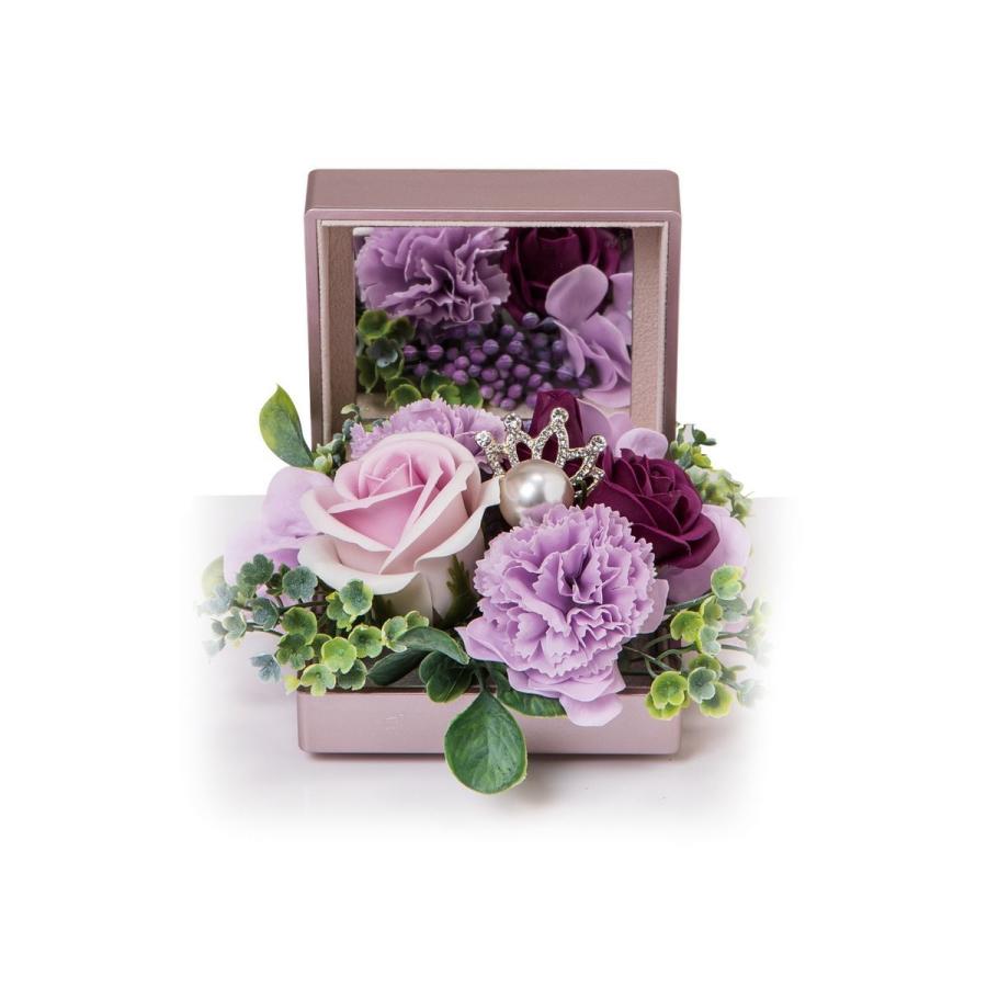 壁紙 輸入壁紙 53cmx10m Borastapeter Essens Diy おしゃれ はがせる壁紙 インテリア カーキ グレー スウェーデン製 フリース壁紙 ベージュ ボラスタペーター 全5色 北欧 幾何学 張り替え 波 白 貼ってはがせる壁紙 賃貸 最大 Offクーポン Borastapeter