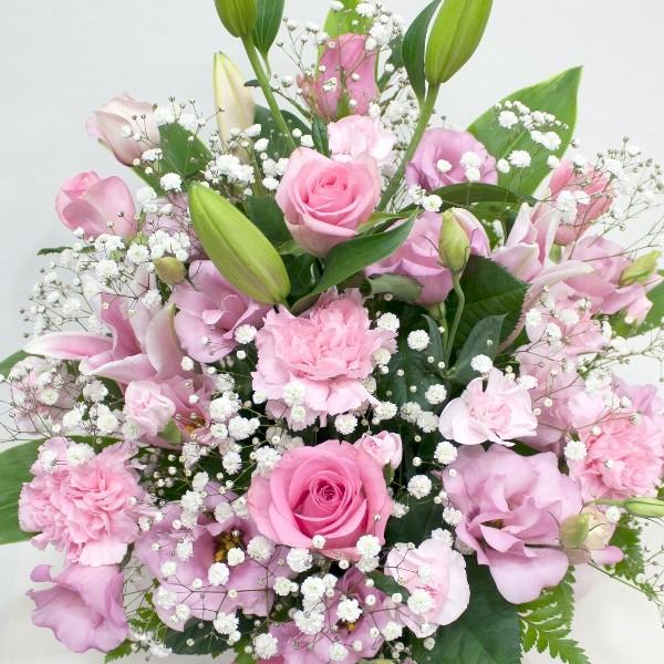 ピンクのユリとバラとピンク系のお花が詰まった可愛いアレンジメント 誕生日 記念日 お祝い 向島花栄 Yahoo 店 通販 Yahoo ショッピング
