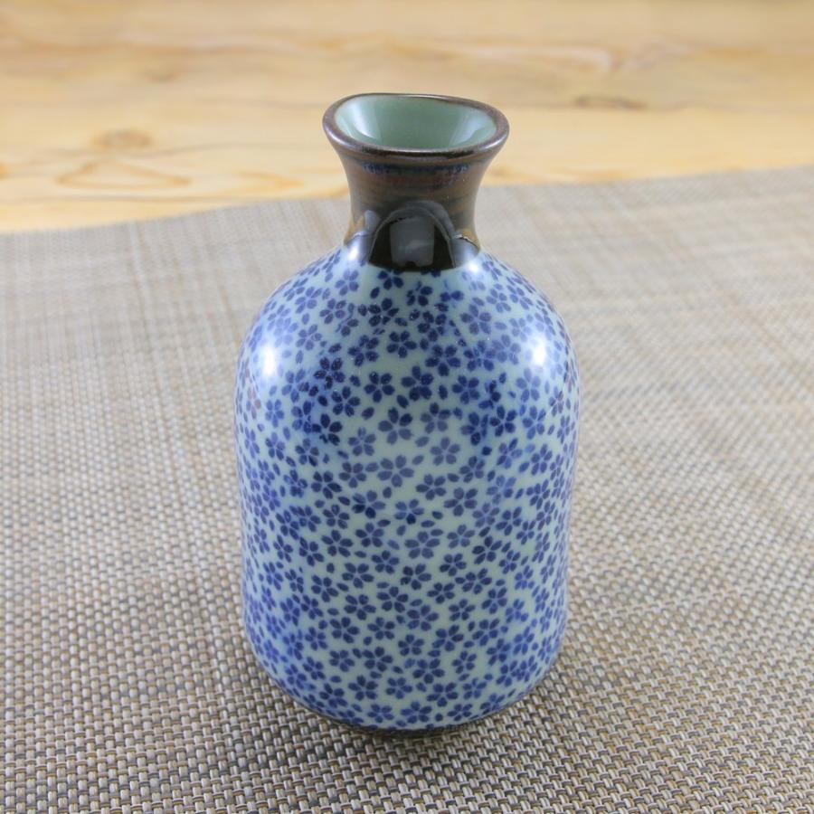 有田焼　有山 青色花模様 徳利　湯呑み　中盛　飯碗　猪口 酒器 有田焼 徳利（花詰） スリム 色違いあり 花柄｜和食器 陶器 三階