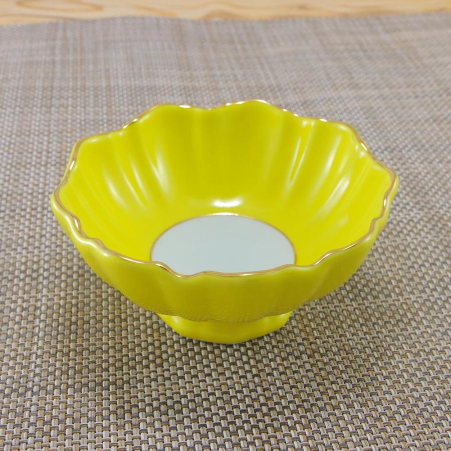 小鉢 有田焼 黄釉掛分菊型小鉢 小付 菊割 金彩 黄色 イエロー 高級感