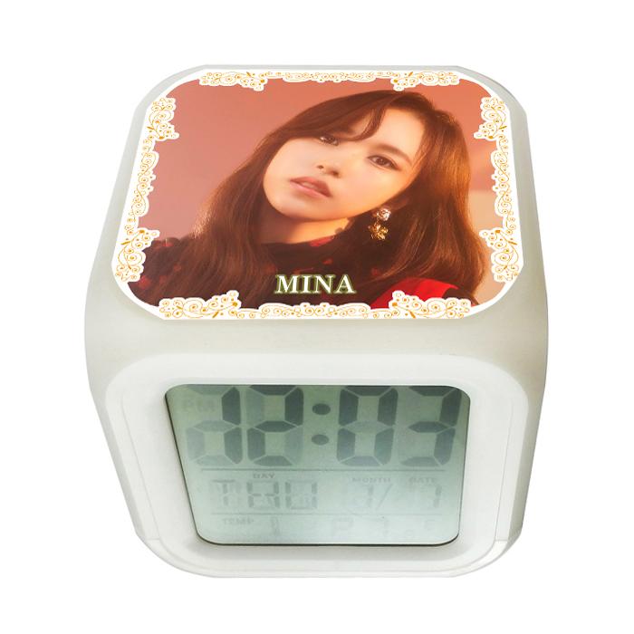 Twice トゥワイス Mina ミナ 写真いっぱい カラーチェンジ アラーム 光デジタル時計 002 A To Twmn 002 ハナカゴ Yahoo Japan店 通販 Yahoo ショッピング