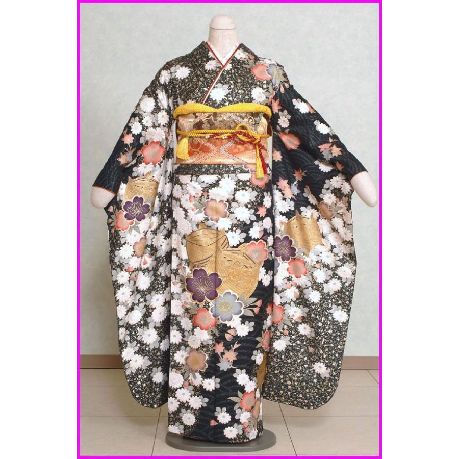 振袖レンタル 〔成人式レンタル〕F585　 黒地タタキに糸車に花柄