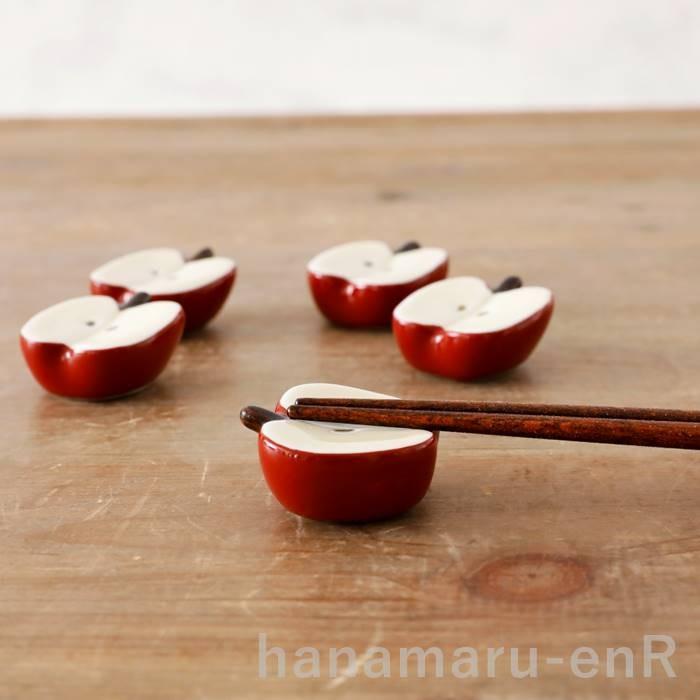 波佐見焼 箸置き りんご 林檎 赤色 半分-赤 京千窯 1個 / はしおき
