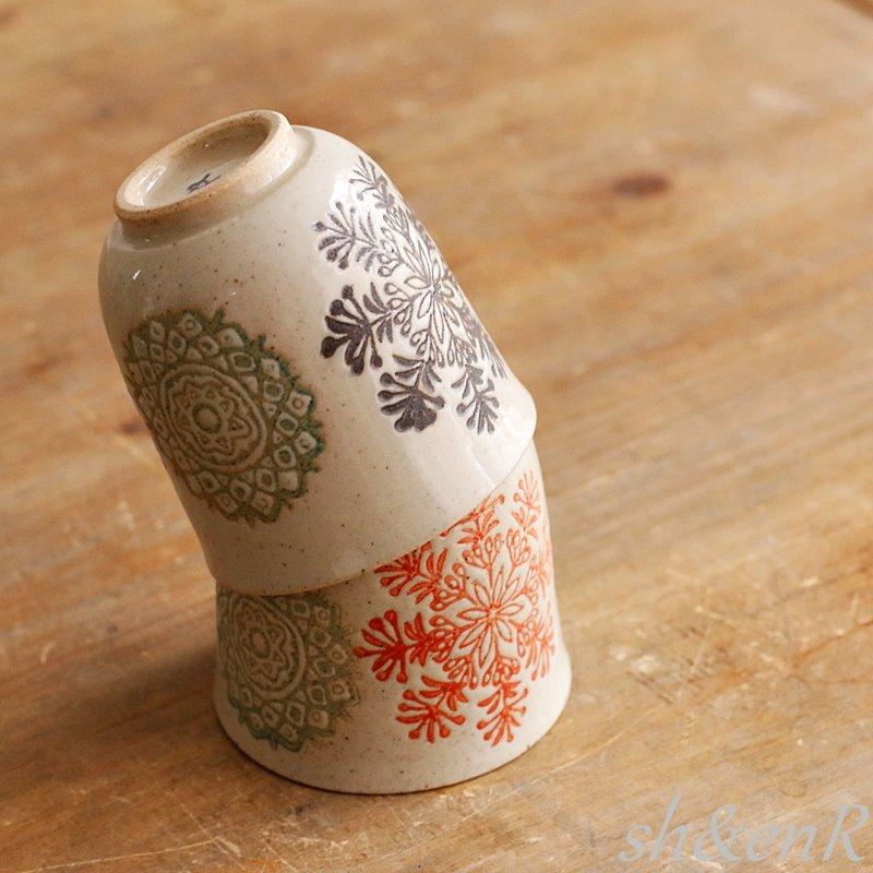 波佐見焼 ゆのみ 湯呑み ペア セット 勲山窯 幾何花紋 おしゃれ 湯のみ