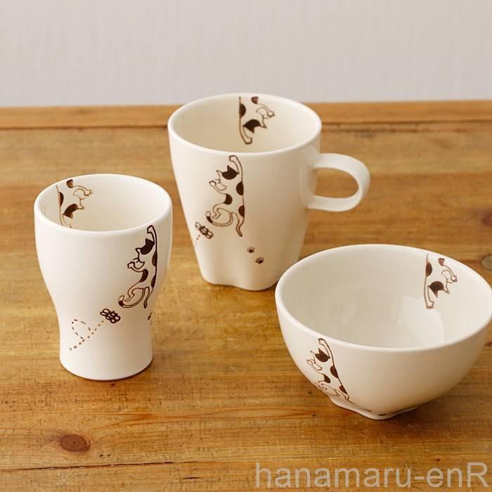 ②佐々木　忍　　白ネコとバラ　湯呑み2客 波佐見焼 湯のみ 菊祥 ぶら下がり猫 湯呑み ゆのみ コップ ねこ 猫