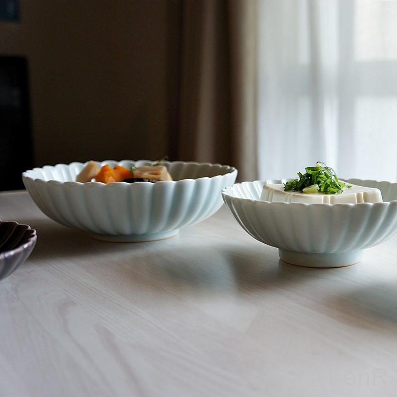 波佐見焼 皿 中鉢 浅鉢 16cm 青白 菊彫り 菊皿 洸琳窯 食器 青磁 波佐見焼 皿 中鉢 浅鉢 16cm 青白 菊彫り 菊皿 洸琳窯 食器 青磁
