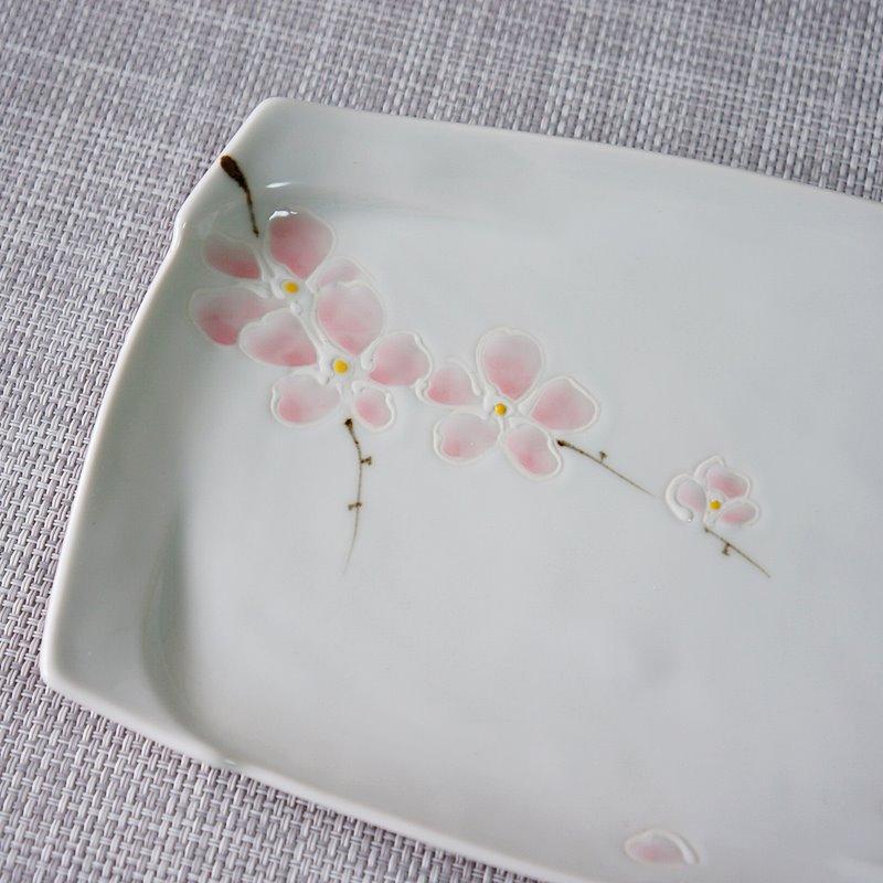 波佐見焼 長角皿 長皿 手描き桜 さくら ピンク おしゃれ かわいい 高級