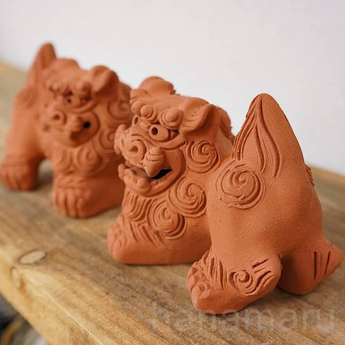 シーサー 置物 おきもの 素焼き 手造り小横(高さ9cm) 琉球焼 朝日陶器