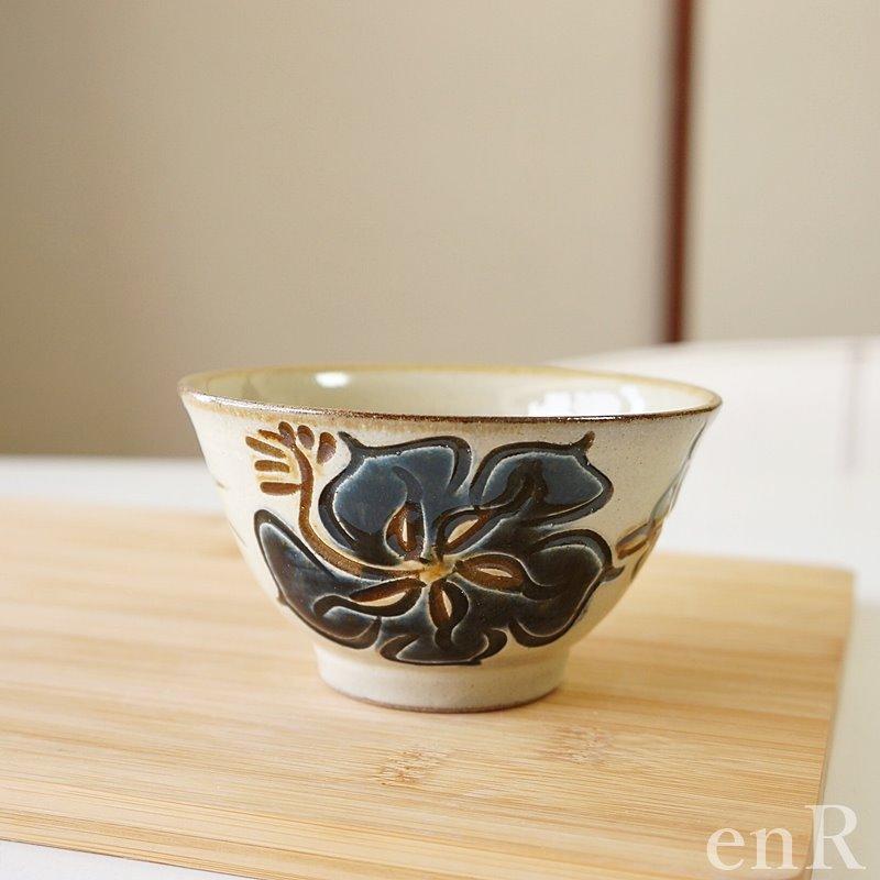 やちむん (沖縄陶器) 3.5寸マカイ ハイビスカス 青 茶碗 茶わん やちむん (沖縄陶器) 3.5寸マカイ ハイビスカス 青 茶碗 茶わん