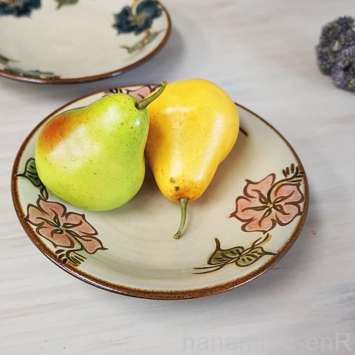 やちむん (沖縄陶器) 7寸皿 ハイビスカス 赤 プレート 皿 食器 大皿 中