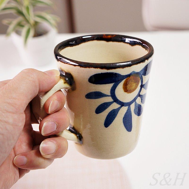 やちむん マグカップ マグ 菊紋唐草ブルー 中城窯 皿 器 食器 やちむん マグカップ マグ 菊紋唐草ブルー 中城窯 皿 器 食器