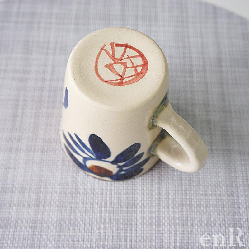 やちむん マグカップ マグ 菊紋唐草ブルー 中城窯 皿 器 食器 おしゃれ