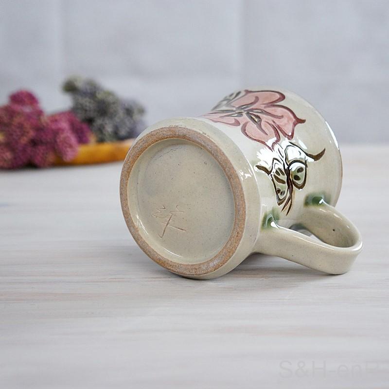 マグカップ おしゃれ やちむん 沖縄陶器 マグ ハイビスカス 線彫り 赤