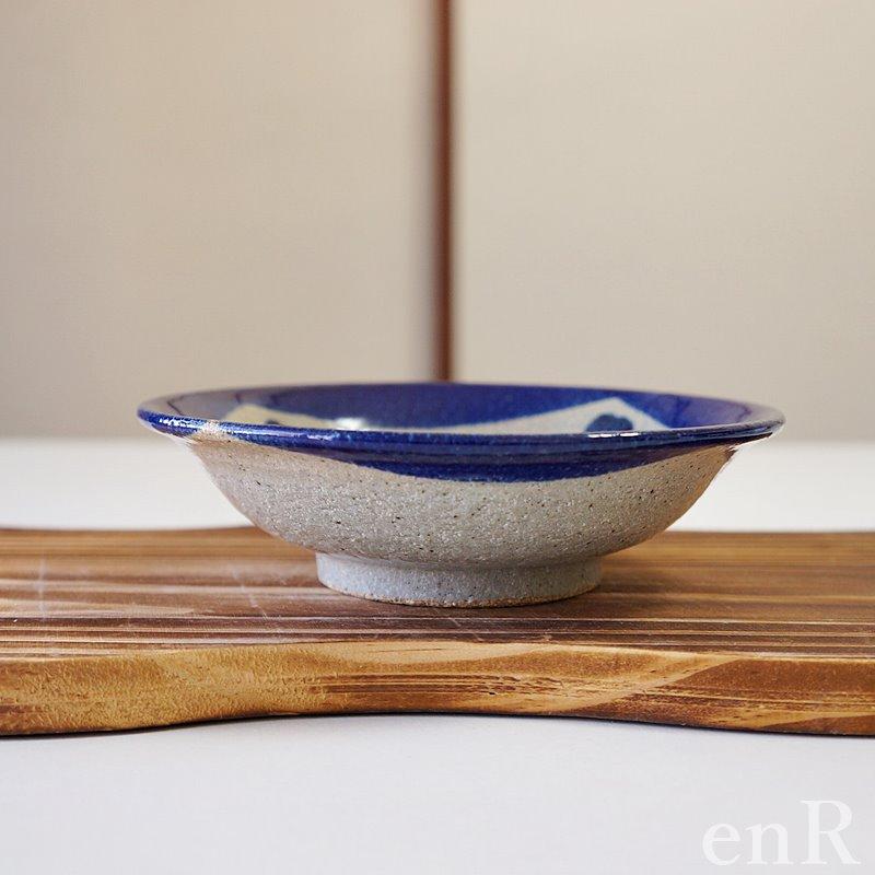 やちむん 皿 5寸皿 取皿 丸皿 深皿 四葉紋唐草 おしゃれ 沖縄陶器 食器