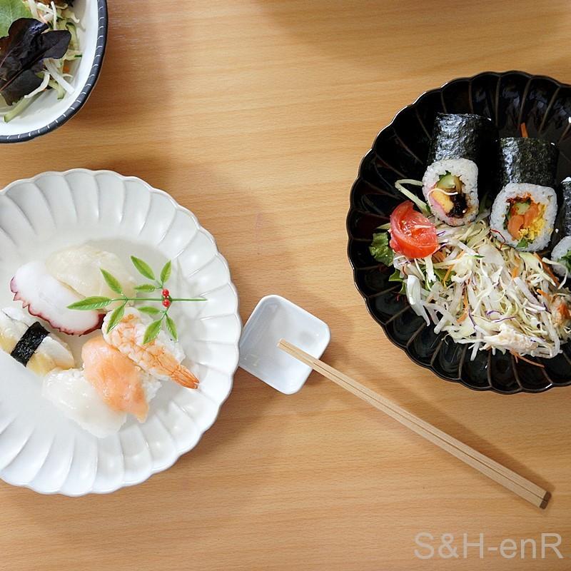 瀬戸焼 7寸皿 菊紋 黒 陶器 お皿 菊皿 大皿 プレート かわいい 