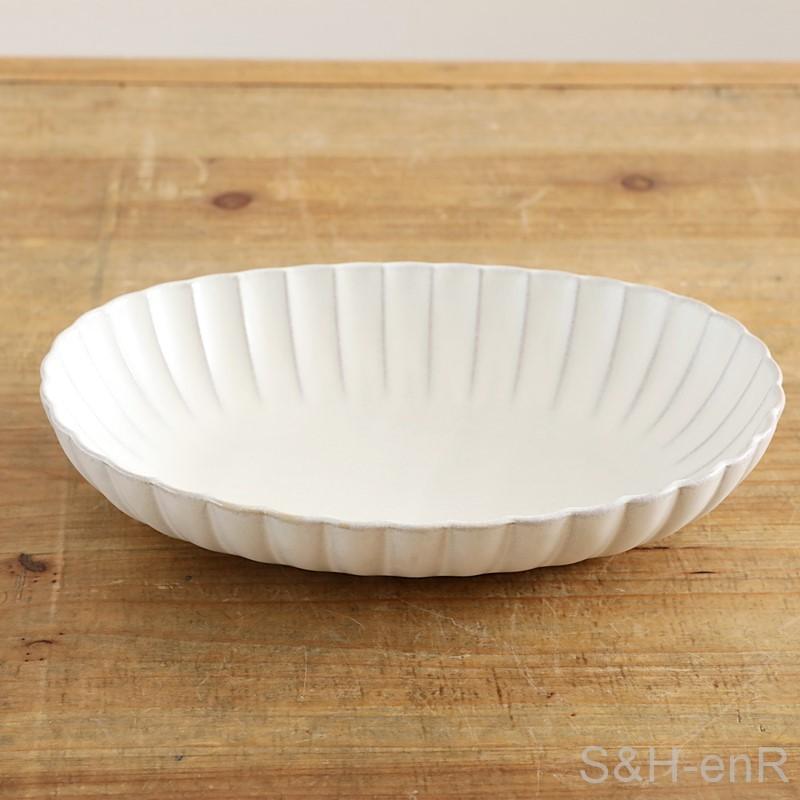 瀬戸焼 楕円皿 菊紋 白 陶器 お皿 菊皿 カレー皿 パスタ皿 かわいい