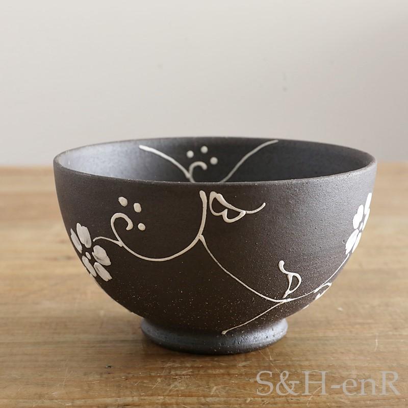 夫婦茶碗 有田焼 茶碗 ペア セット 木箱入り 焼締 白花唐草 東原 夫婦茶碗 有田焼 茶碗 ペア セット 木箱入り 焼締 白花唐草 東原