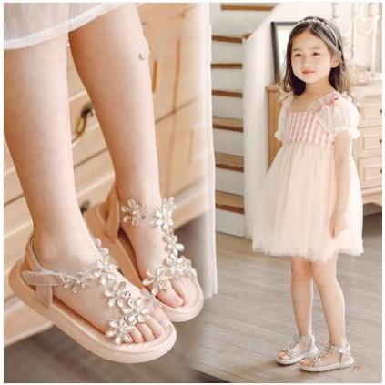 サンダル キッズ お姫様靴 子供サンダル ビーチサンダル 女の子 キラキラ シューズ 子ども靴 韓国風 夏物 キッズシューズ 滑りにくい 姫系 可愛い Xhlx13 花の海ストア 通販 Yahoo ショッピング