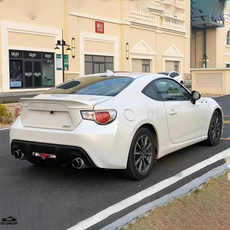 【並行輸入品】 2012年-2020年 トヨタ GT86 スバル BRZ リア ケース カバー ライン ケース カバー スポイラー つやあり ブラック カーボン テール 調整可 キッの画像