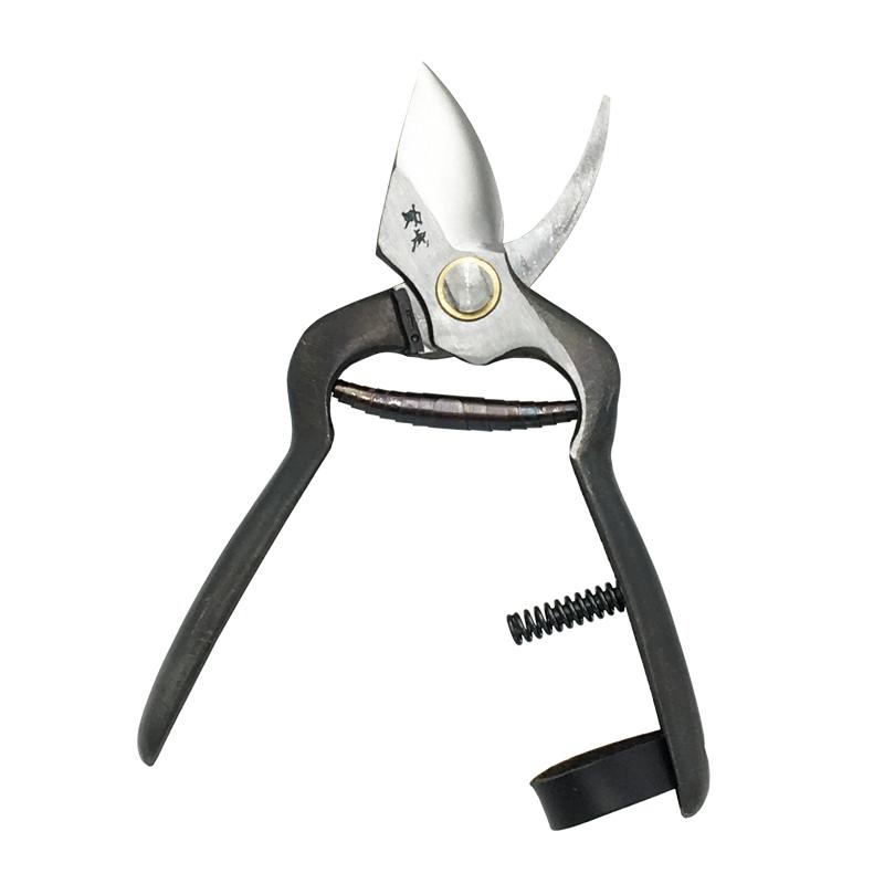 剪定鋏 日本製 切りやすい 山形 手打ち プロ用 助虎 情張型剪定鋏